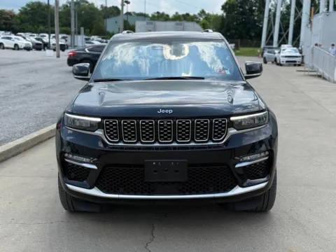 Another view of 2024 Jeep Grand Cherokee Summit for sale in Crestwood, KY at Glenn Chrysler Dodge Jeep Ram