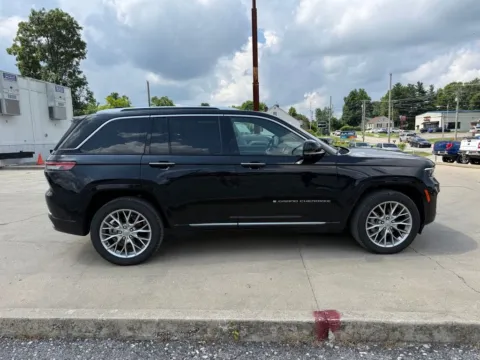 More photos of 2024 Jeep Grand Cherokee Summit at Glenn Chrysler Dodge Jeep Ram, KY