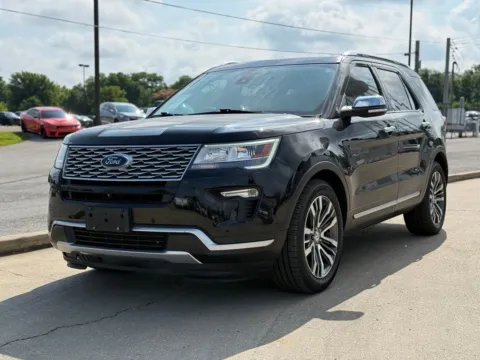 Photos of 2019 Ford Explorer Platinum for sale in Crestwood, KY at Glenn Chrysler Dodge Jeep Ram