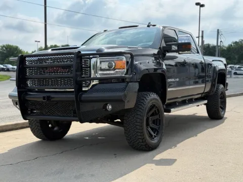 Photos of 2018 GMC Sierra 2500HD Denali for sale in Crestwood, KY at Glenn Chrysler Dodge Jeep Ram