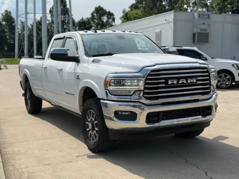 More photos of 2019 Ram 3500 Laramie Longhorn at Glenn Chrysler Dodge Jeep Ram, KY