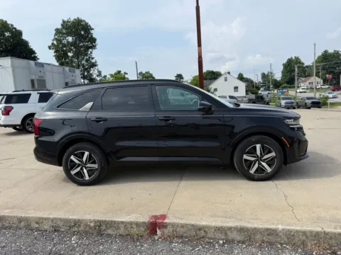 More photos of 2022 Kia Sorento S at Glenn Chrysler Dodge Jeep Ram, KY