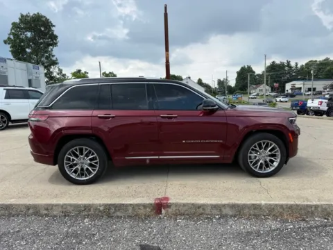 More photos of 2022 Jeep Grand Cherokee Summit at Glenn Chrysler Dodge Jeep Ram, KY