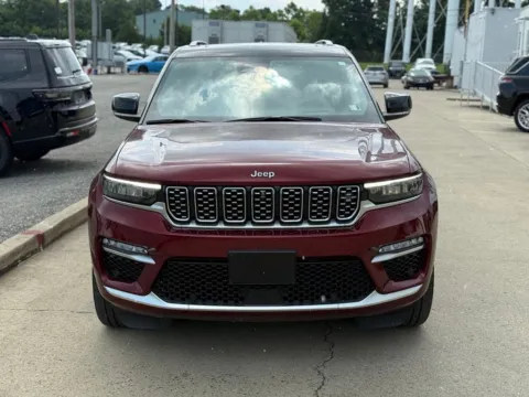 Another view of 2022 Jeep Grand Cherokee Summit for sale in Crestwood, KY at Glenn Chrysler Dodge Jeep Ram