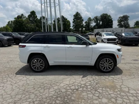 More photos of 2026 Jeep Grand Cherokee Summit at Glenn Chrysler Dodge Jeep Ram, KY
