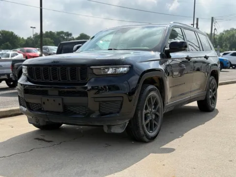 Photos of 2025 Jeep Grand Cherokee L Altitude X for sale in Crestwood, KY at Glenn Chrysler Dodge Jeep Ram