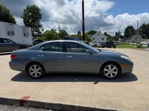 More photos of 2005 Lexus ES 330 at Glenn Chrysler Dodge Jeep Ram, KY