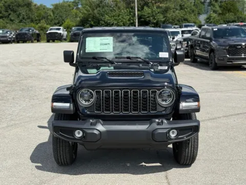 Another view of 2026 Jeep Gladiator Sport S for sale in Crestwood, KY at Glenn Chrysler Dodge Jeep Ram