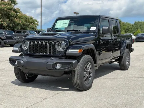 Photos of 2026 Jeep Gladiator Sport S for sale in Crestwood, KY at Glenn Chrysler Dodge Jeep Ram