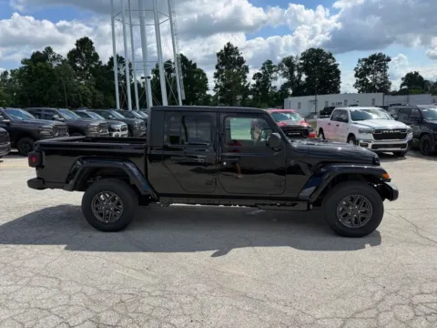 More photos of 2026 Jeep Gladiator Sport S at Glenn Chrysler Dodge Jeep Ram, KY