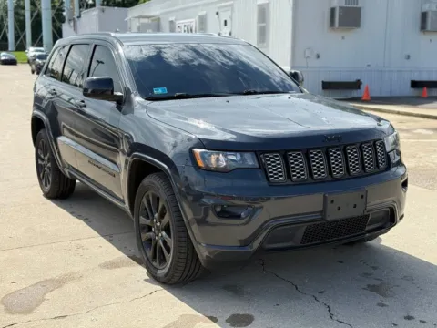 More photos of 2018 Jeep Grand Cherokee Altitude at Glenn Chrysler Dodge Jeep Ram, KY