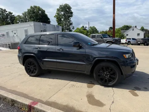 More photos of 2018 Jeep Grand Cherokee Altitude at Glenn Chrysler Dodge Jeep Ram, KY