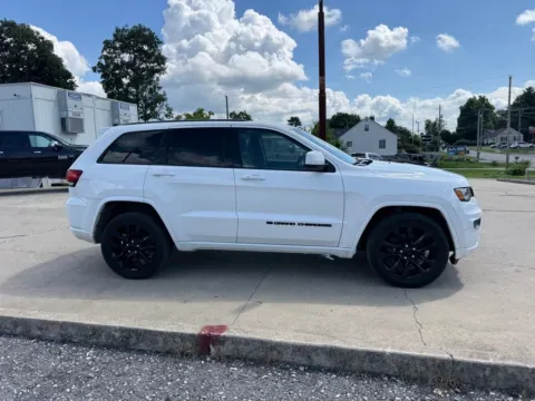 More photos of 2022 Jeep Grand Cherokee WK Laredo X at Glenn Chrysler Dodge Jeep Ram, KY