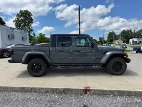 More photos of 2021 Jeep Gladiator Willys at Glenn Chrysler Dodge Jeep Ram, KY