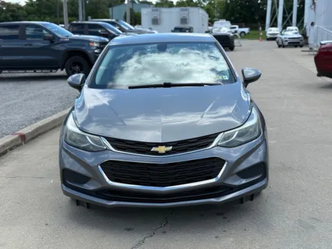 Another view of 2018 Chevrolet Cruze LT for sale in Crestwood, KY at Glenn Chrysler Dodge Jeep Ram
