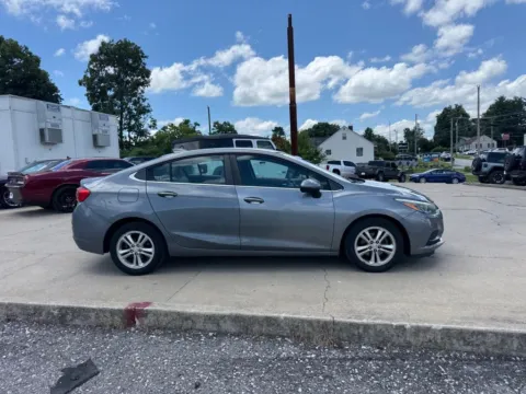 More photos of 2018 Chevrolet Cruze LT at Glenn Chrysler Dodge Jeep Ram, KY