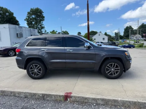 More photos of 2017 Jeep Grand Cherokee Limited at Glenn Chrysler Dodge Jeep Ram, KY