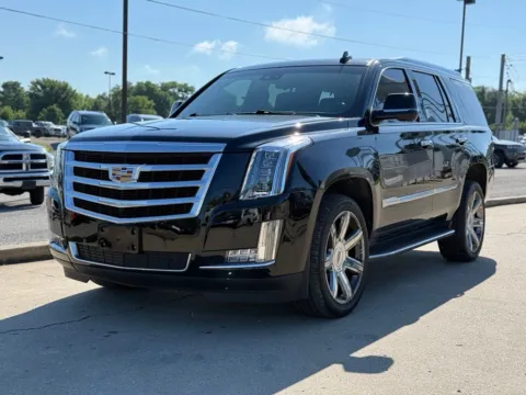 Photos of 2019 Cadillac Escalade Luxury for sale in Crestwood, KY at Glenn Chrysler Dodge Jeep Ram