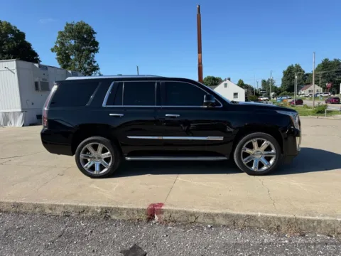 More photos of 2019 Cadillac Escalade Luxury at Glenn Chrysler Dodge Jeep Ram, KY