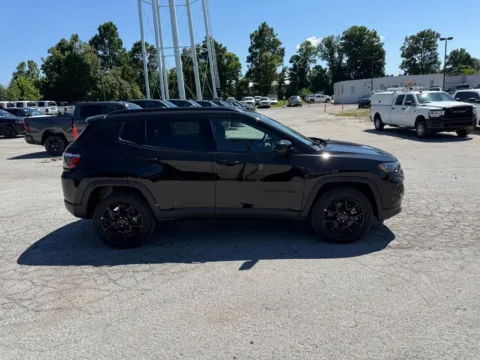 More photos of 2026 Jeep Compass Latitude at Glenn Chrysler Dodge Jeep Ram, KY