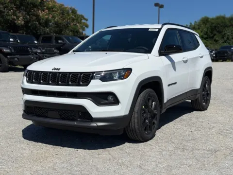 Photos of 2026 Jeep Compass Latitude for sale in Crestwood, KY at Glenn Chrysler Dodge Jeep Ram