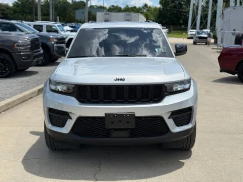 Another view of 2023 Jeep Grand Cherokee Altitude X for sale in Crestwood, KY at Glenn Chrysler Dodge Jeep Ram