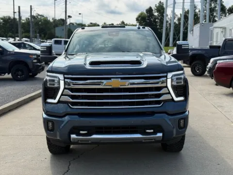 Another view of 2025 Chevrolet Silverado 2500 HD High Country for sale in Crestwood, KY at Glenn Chrysler Dodge Jeep Ram