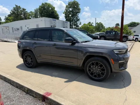 More photos of 2024 Jeep Grand Cherokee Summit at Glenn Chrysler Dodge Jeep Ram, KY