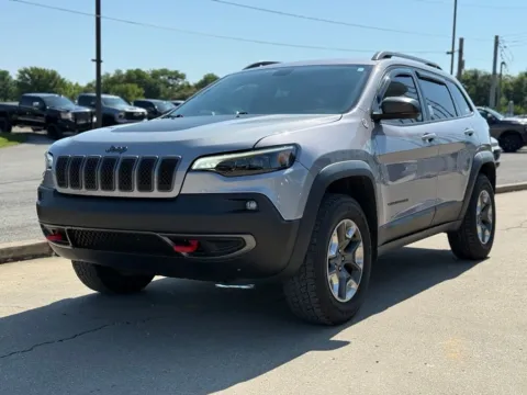Photos of 2019 Jeep Cherokee Trailhawk for sale in Crestwood, KY at Glenn Chrysler Dodge Jeep Ram