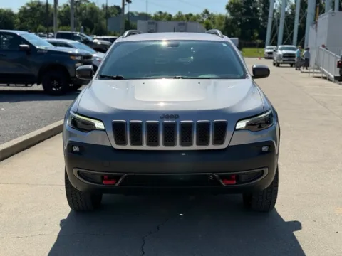 Another view of 2019 Jeep Cherokee Trailhawk for sale in Crestwood, KY at Glenn Chrysler Dodge Jeep Ram