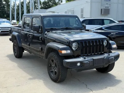 More photos of 2021 Jeep Gladiator Sport at Glenn Chrysler Dodge Jeep Ram, KY