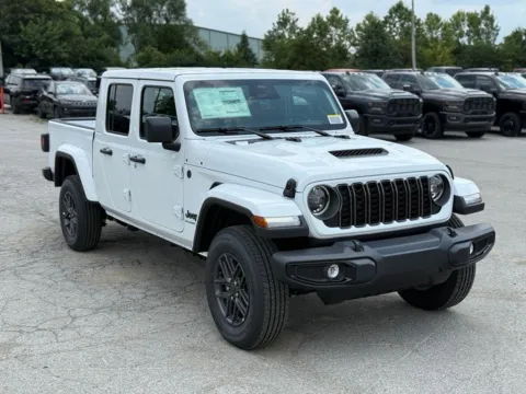 More photos of 2026 Jeep Gladiator Sport S at Glenn Chrysler Dodge Jeep Ram, KY