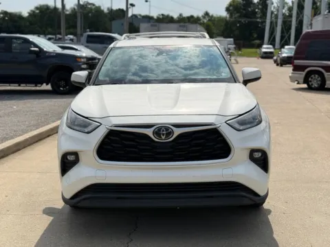 Another view of 2020 Toyota Highlander LE for sale in Crestwood, KY at Glenn Chrysler Dodge Jeep Ram