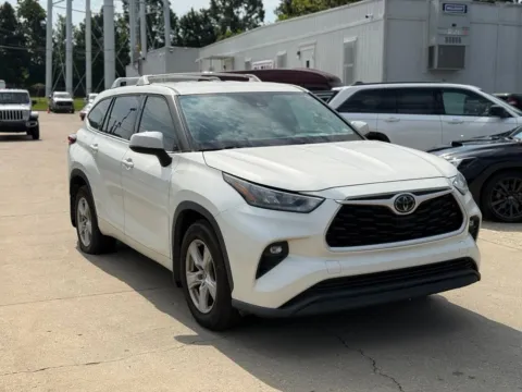 More photos of 2020 Toyota Highlander LE at Glenn Chrysler Dodge Jeep Ram, KY