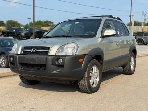 Photos of 2008 Hyundai Tucson SE for sale in Crestwood, KY at Glenn Chrysler Dodge Jeep Ram