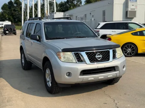 More photos of 2008 Nissan Pathfinder S at Glenn Chrysler Dodge Jeep Ram, KY