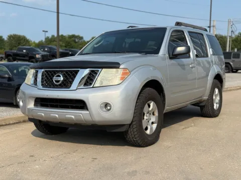 Photos of 2008 Nissan Pathfinder S for sale in Crestwood, KY at Glenn Chrysler Dodge Jeep Ram