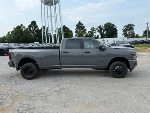 More photos of 2027 Ram 3500 Big Horn at Glenn Chrysler Dodge Jeep Ram, KY