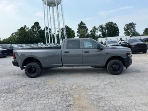 More photos of 2027 Ram 3500 Tradesman at Glenn Chrysler Dodge Jeep Ram, KY