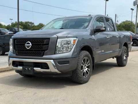 Photos of 2020 Nissan Titan SV for sale in Crestwood, KY at Glenn Chrysler Dodge Jeep Ram
