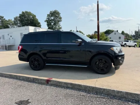 More photos of 2021 Ford Expedition XLT at Glenn Chrysler Dodge Jeep Ram, KY