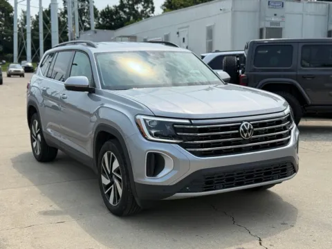 More photos of 2026 Volkswagen Atlas 2.0T SE w/Technology at Glenn Chrysler Dodge Jeep Ram, KY