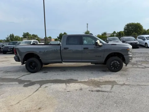 More photos of 2027 Ram 3500 Big Horn at Glenn Chrysler Dodge Jeep Ram, KY
