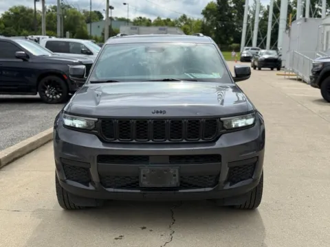 Another view of 2023 Jeep Grand Cherokee L Altitude for sale in Crestwood, KY at Glenn Chrysler Dodge Jeep Ram