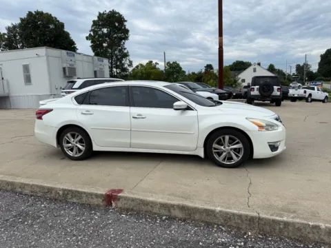 More photos of 2015 Nissan Altima 2.5 SL at Glenn Chrysler Dodge Jeep Ram, KY