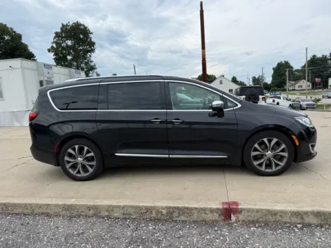 More photos of 2018 Chrysler Pacifica Limited at Glenn Chrysler Dodge Jeep Ram, KY