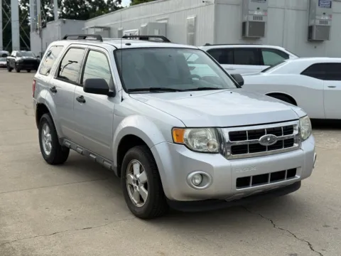 More photos of 2010 Ford Escape XLT at Glenn Chrysler Dodge Jeep Ram, KY