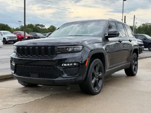 Photos of 2023 Jeep Grand Cherokee Limited for sale in Crestwood, KY at Glenn Chrysler Dodge Jeep Ram