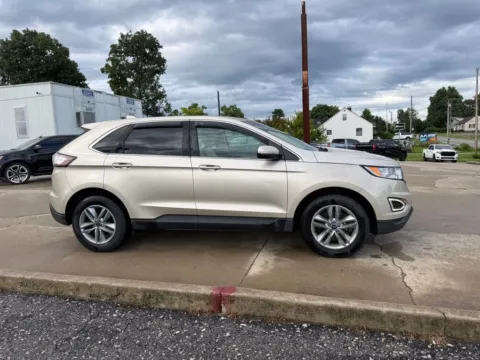 More photos of 2017 Ford Edge SEL at Glenn Chrysler Dodge Jeep Ram, KY