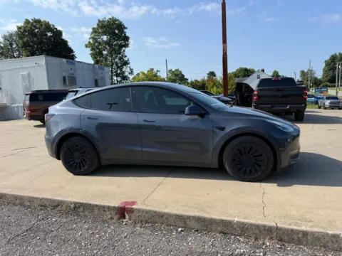 More photos of 2023 Tesla Model Y Long Range at Glenn Chrysler Dodge Jeep Ram, KY